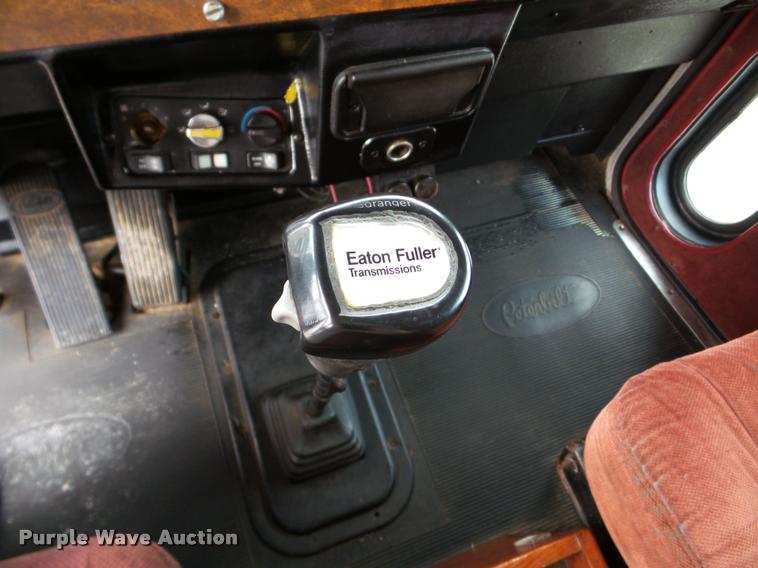 image for item DA8987 1996 Peterbilt 379 semi truck