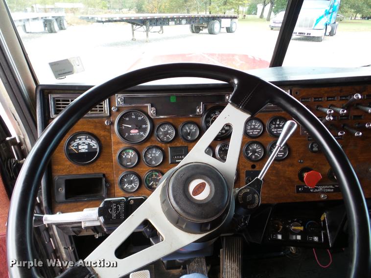image for item DA8987 1996 Peterbilt 379 semi truck