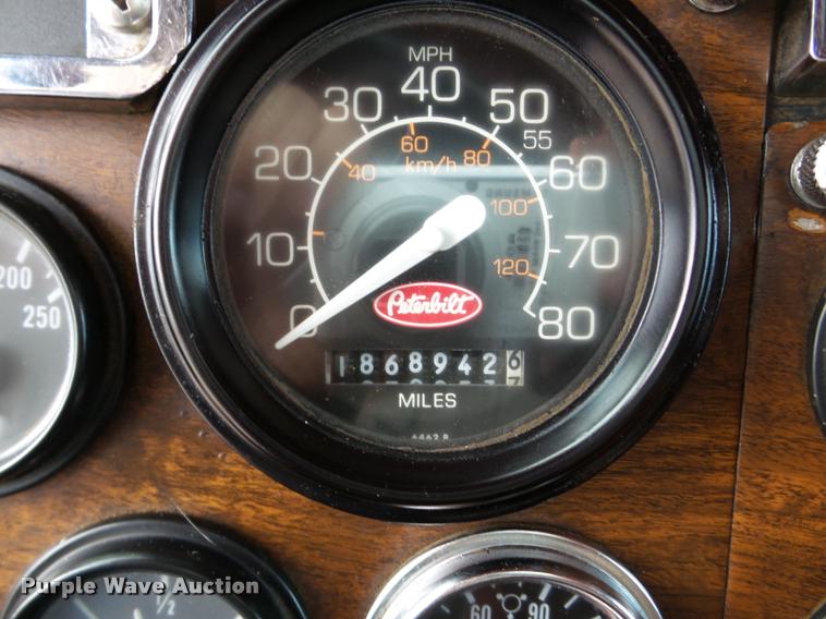 image for item DA8987 1996 Peterbilt 379 semi truck