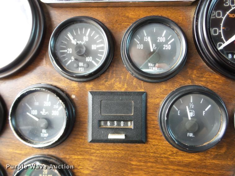 image for item DA8987 1996 Peterbilt 379 semi truck