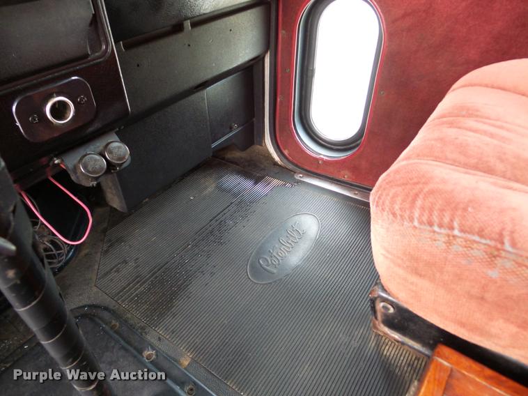 image for item DA8987 1996 Peterbilt 379 semi truck