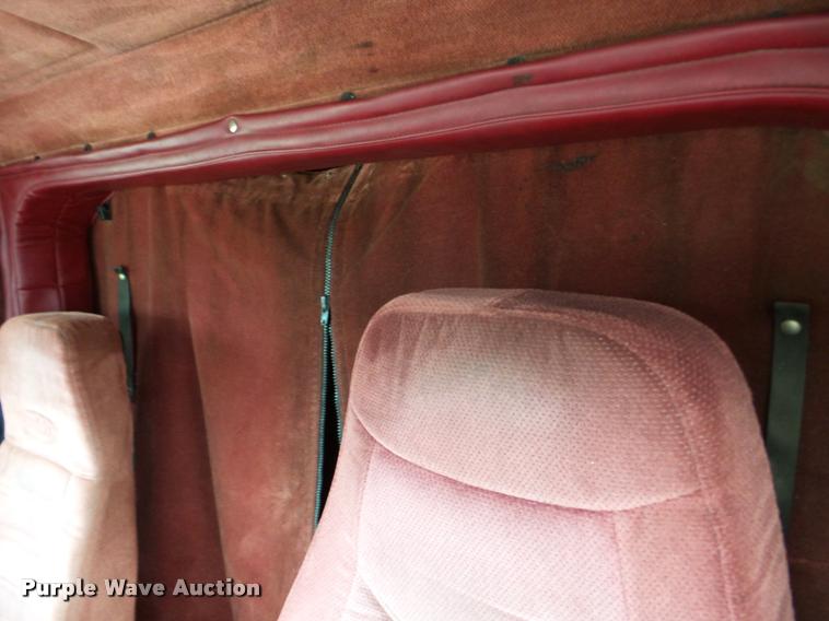 image for item DA8987 1996 Peterbilt 379 semi truck