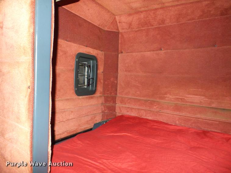 image for item DA8987 1996 Peterbilt 379 semi truck