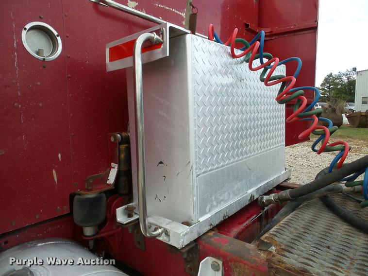 image for item DA8987 1996 Peterbilt 379 semi truck