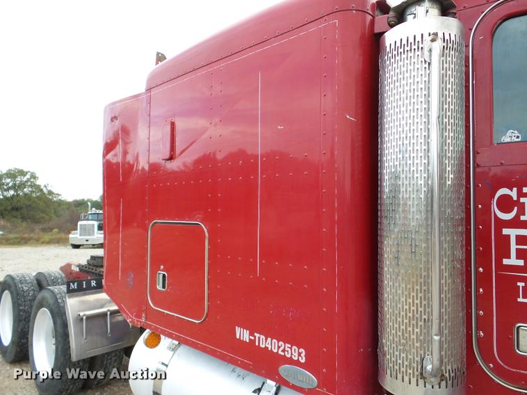 image for item DA8987 1996 Peterbilt 379 semi truck