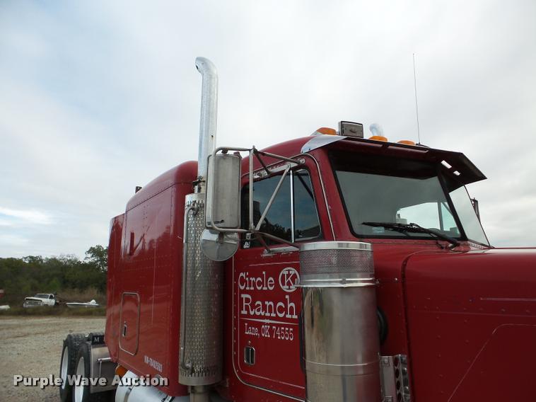 image for item DA8987 1996 Peterbilt 379 semi truck