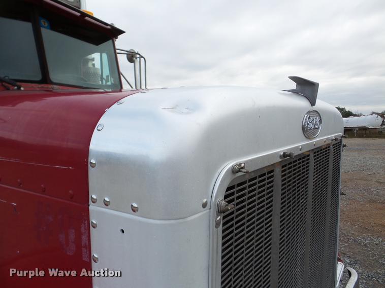 image for item DA8987 1996 Peterbilt 379 semi truck