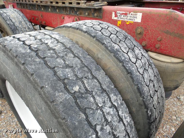 image for item DA8987 1996 Peterbilt 379 semi truck