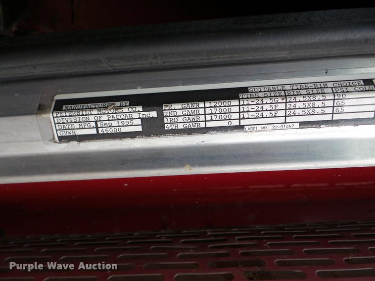 image for item DA8987 1996 Peterbilt 379 semi truck