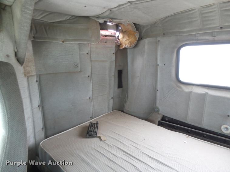 image for item DB1756 1998 Freightliner FLD semi truck