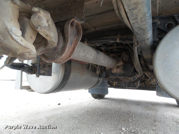 image for item DB1756 1998 Freightliner FLD semi truck