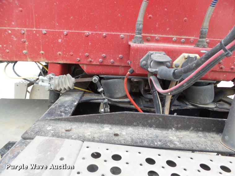 image for item DB1756 1998 Freightliner FLD semi truck