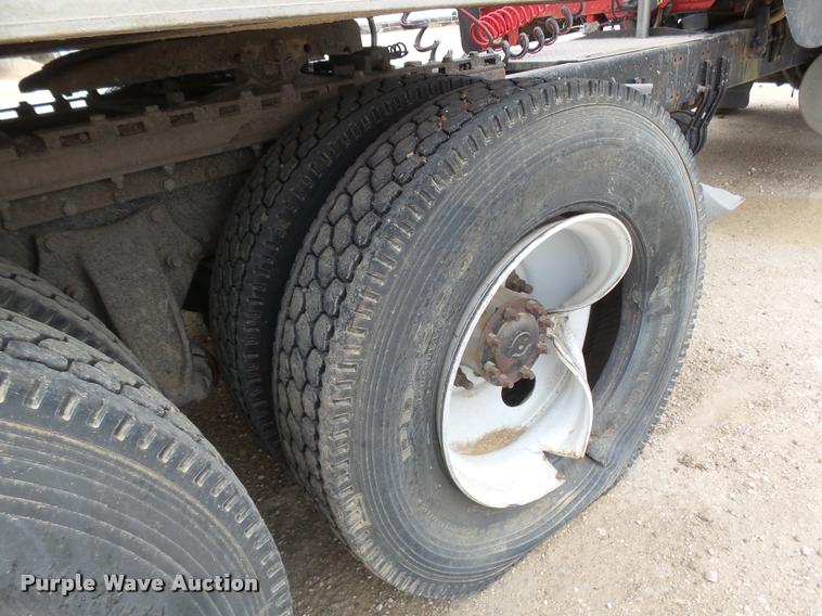 image for item DB1756 1998 Freightliner FLD semi truck