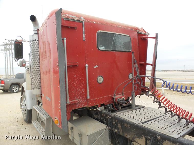 image for item DB1756 1998 Freightliner FLD semi truck