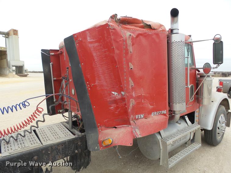 image for item DB1756 1998 Freightliner FLD semi truck