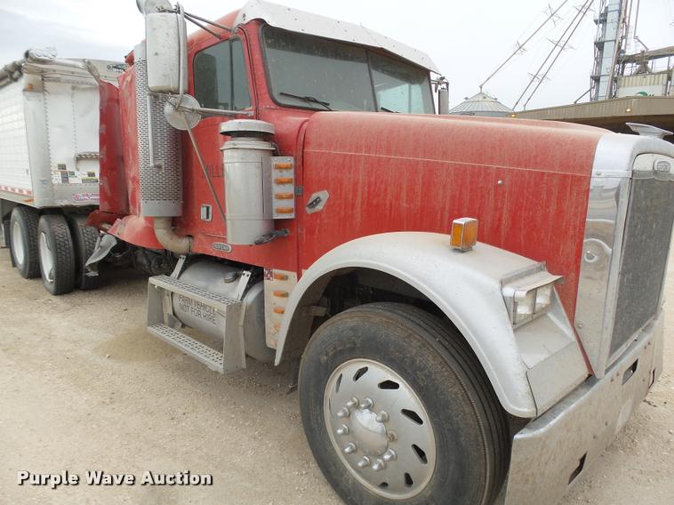 image for item DB1756 1998 Freightliner FLD semi truck