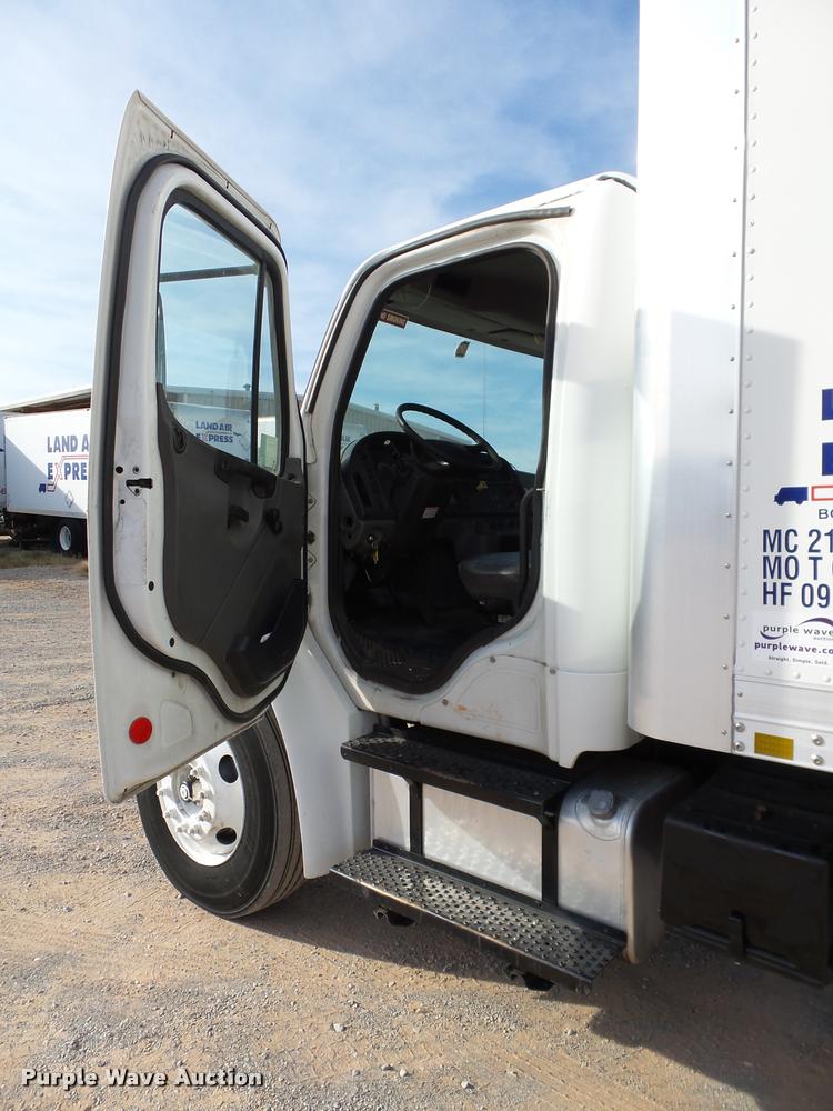 image for item DB4573 2007 Freightliner Business Class M2 box truck