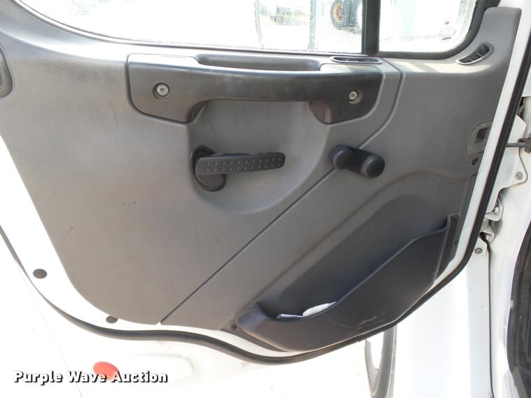 image for item DB4573 2007 Freightliner Business Class M2 box truck