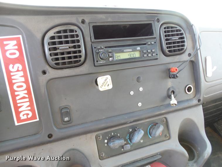 image for item DB4573 2007 Freightliner Business Class M2 box truck