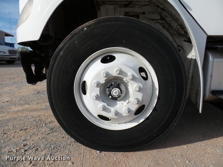 image for item DB4573 2007 Freightliner Business Class M2 box truck