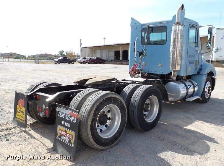 image for item DB4575 2007 Freightliner Columbia semi truck