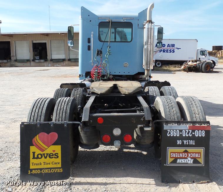 image for item DB4575 2007 Freightliner Columbia semi truck