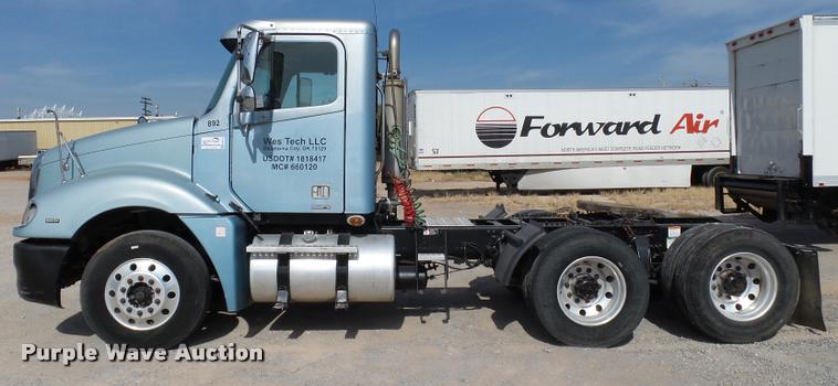 image for item DB4575 2007 Freightliner Columbia semi truck