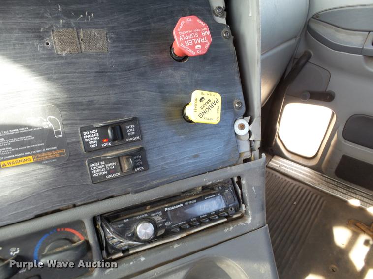 image for item DB4575 2007 Freightliner Columbia semi truck