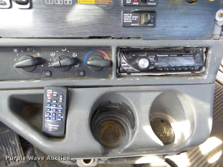 image for item DB4575 2007 Freightliner Columbia semi truck