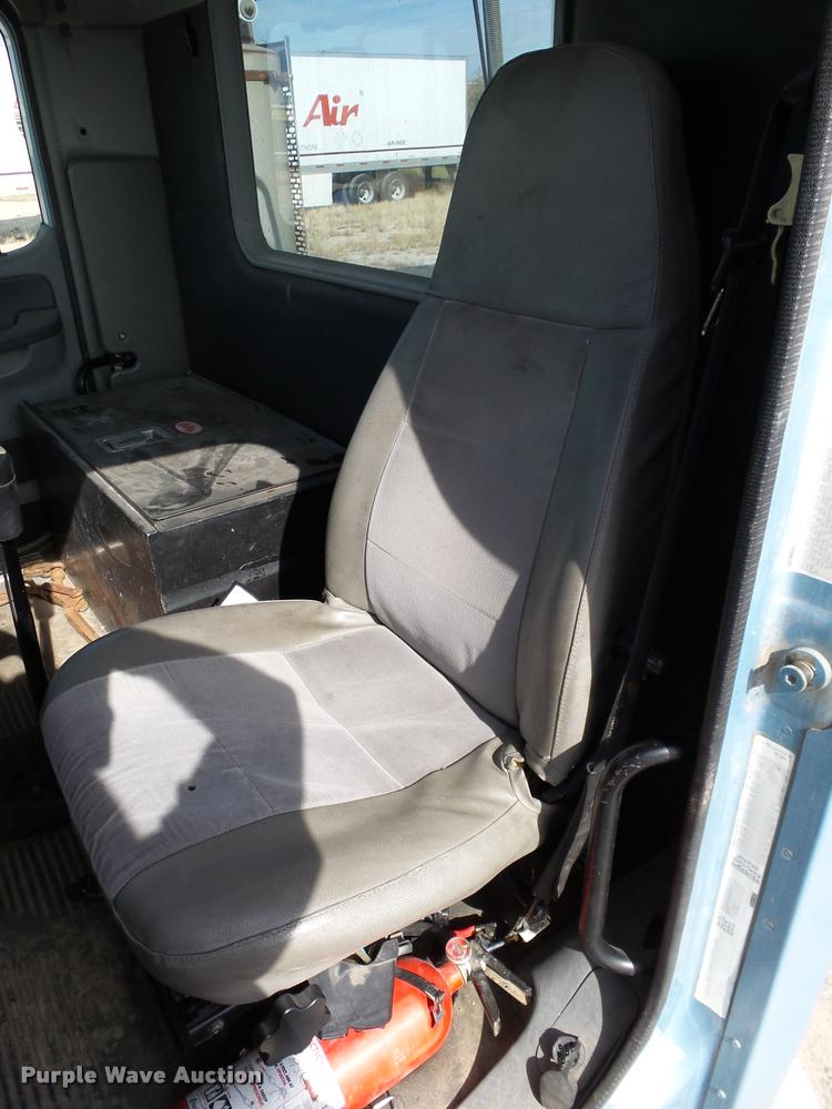 image for item DB4575 2007 Freightliner Columbia semi truck