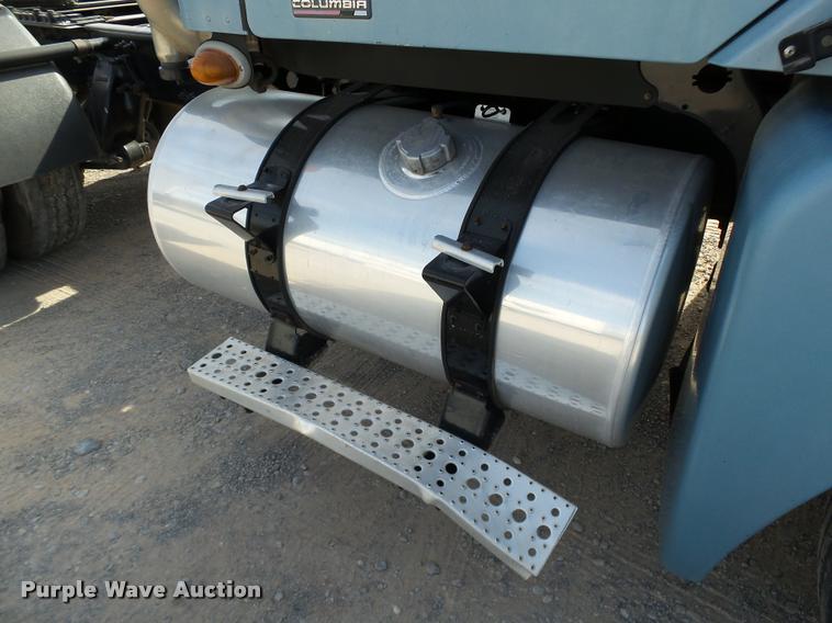 image for item DB4575 2007 Freightliner Columbia semi truck