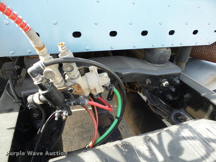 image for item DB4575 2007 Freightliner Columbia semi truck