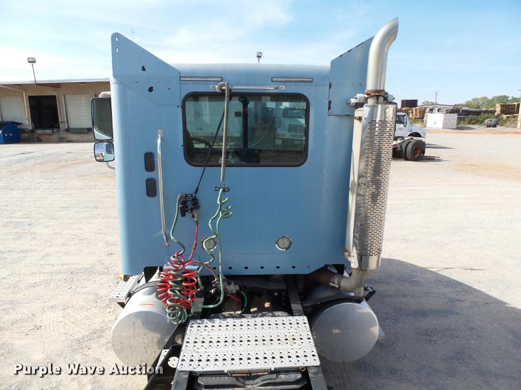 image for item DB4575 2007 Freightliner Columbia semi truck