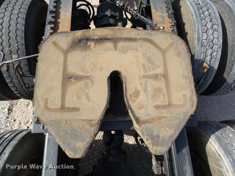 image for item DB4575 2007 Freightliner Columbia semi truck