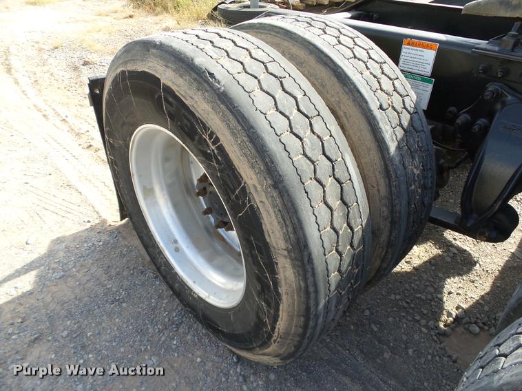 image for item DB4575 2007 Freightliner Columbia semi truck