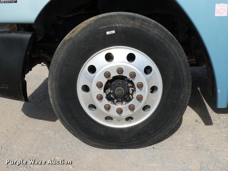 image for item DB4575 2007 Freightliner Columbia semi truck