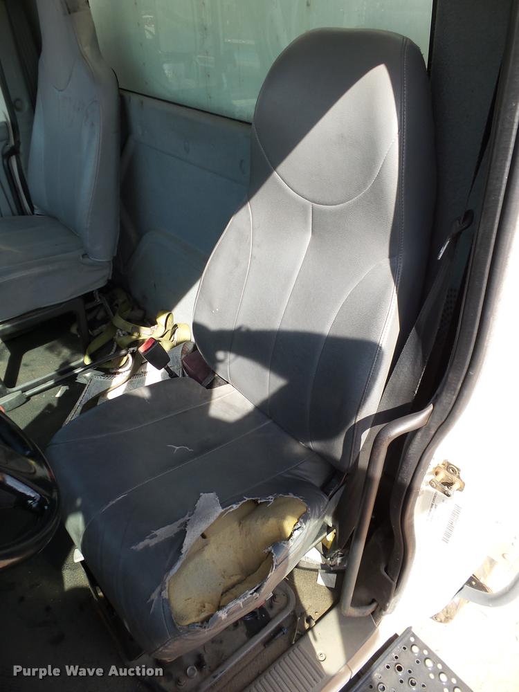 image for item DB4577 2005 International DuraStar 4300 box truck