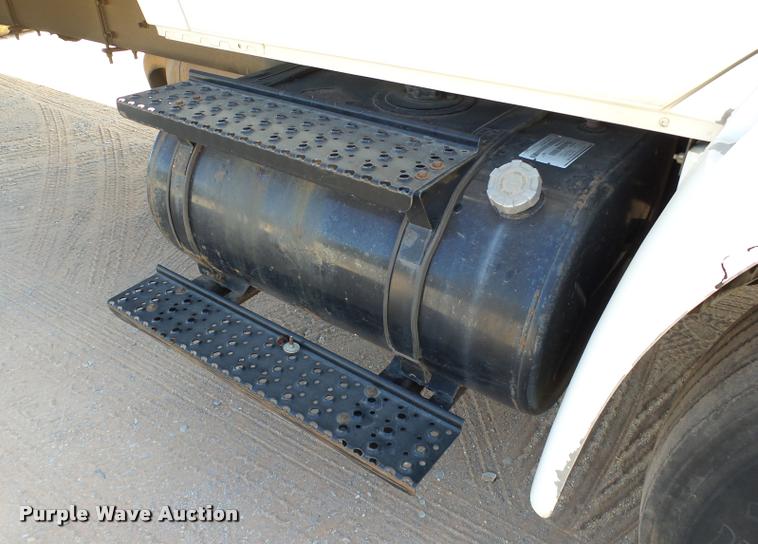 image for item DB4577 2005 International DuraStar 4300 box truck