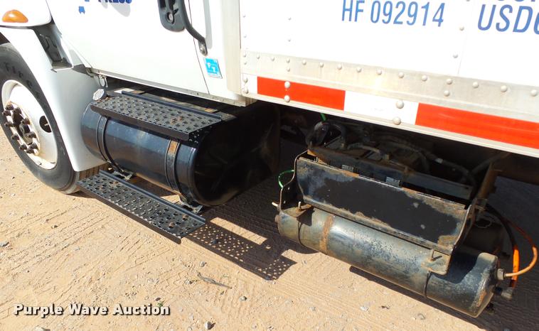 image for item DB4577 2005 International DuraStar 4300 box truck