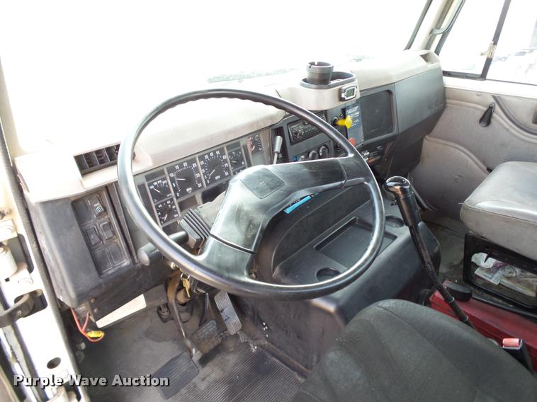 image for item DB4578 1998 International 8100 semi truck