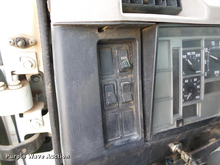 image for item DB4578 1998 International 8100 semi truck