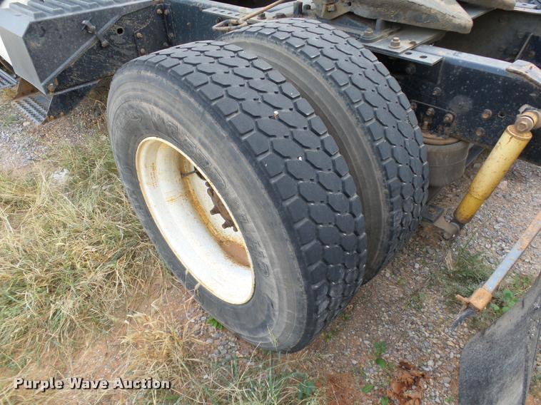 image for item DB4578 1998 International 8100 semi truck