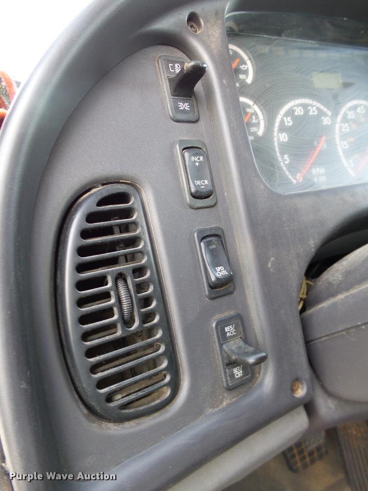 image for item DB4579 2006 Freightliner Business Class M2 box truck