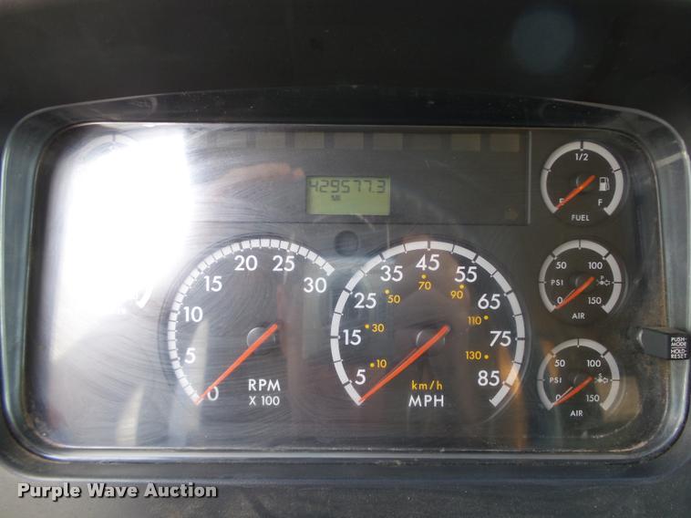 image for item DB4579 2006 Freightliner Business Class M2 box truck