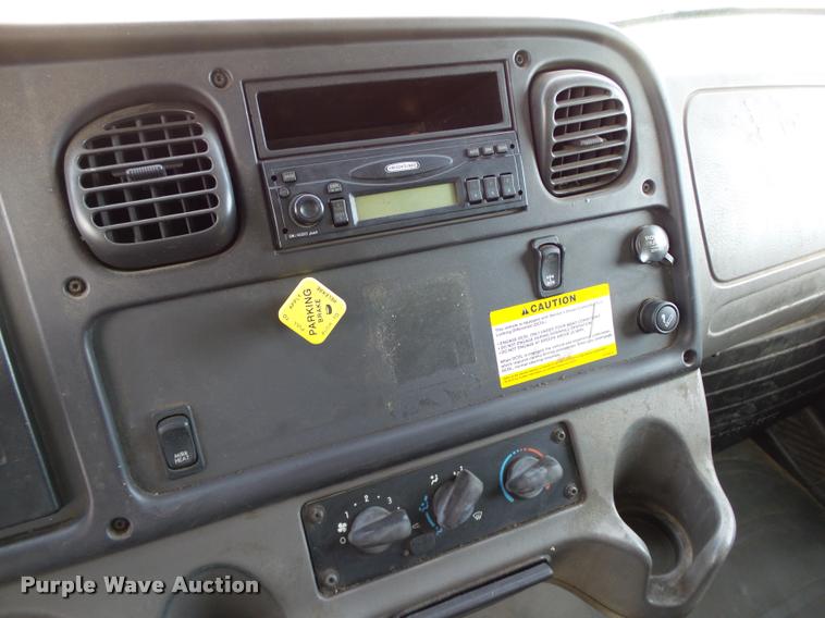 image for item DB4579 2006 Freightliner Business Class M2 box truck