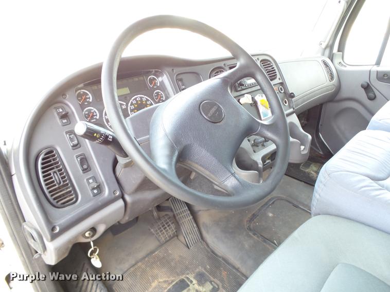 image for item DB4580 2009 Freightliner Business Class M2 box truck