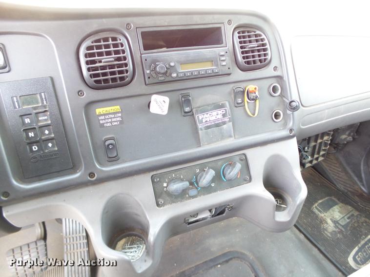 image for item DB4580 2009 Freightliner Business Class M2 box truck