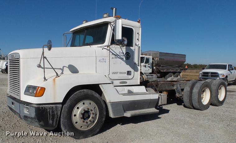 image for item K1038 1997 Freightliner FLD truck cab and chassis