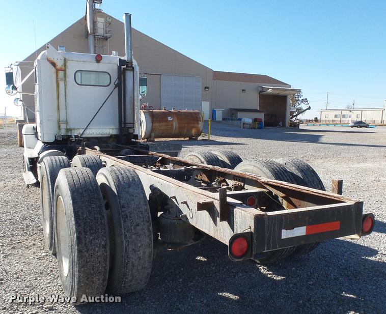 image for item K1038 1997 Freightliner FLD truck cab and chassis