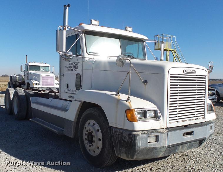 image for item K1038 1997 Freightliner FLD truck cab and chassis